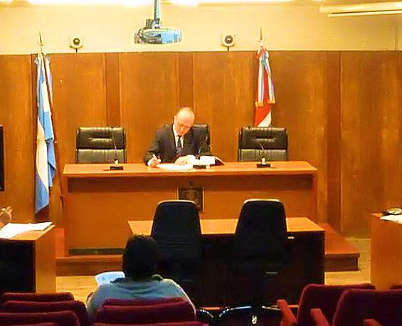 multimedia.miniatura.94c09198ce6b4c75.7265766f72692d5f6d696e6961747572612e6a7067