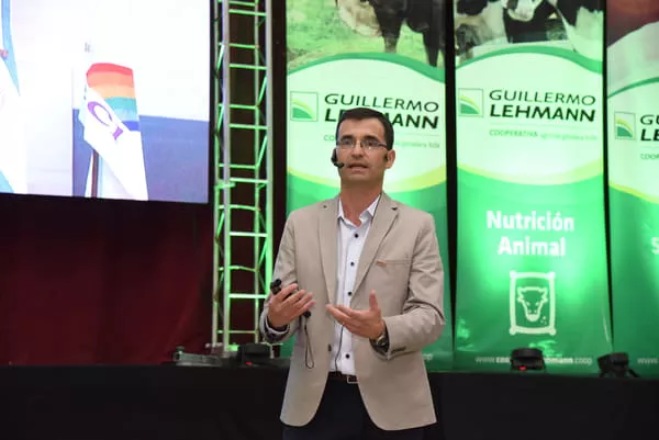 multimedia.miniatura.b35d2703883bcd86.30392d476f6e7a616c6f2054757272695f4c61204c65686d616e6e5f6d696e6961747572612e77656270