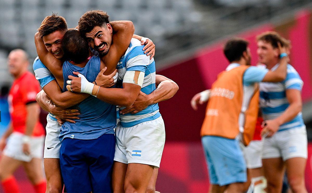 pumas-seven-388840-061509