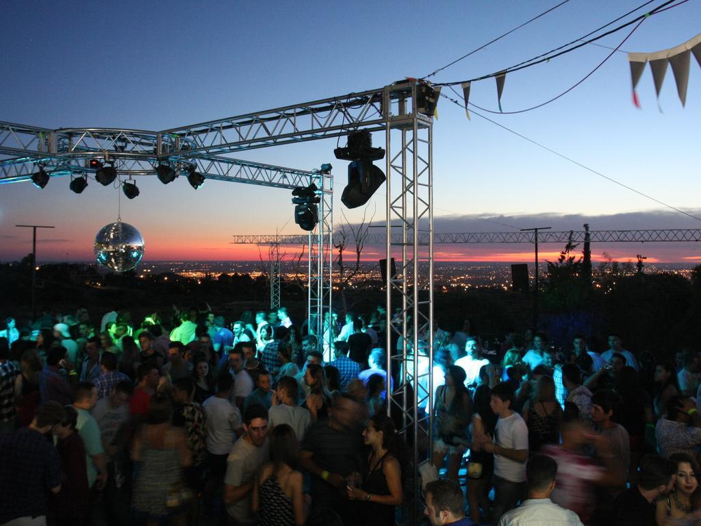 1608138806825Fiestas boliche fiesta de fin de año (2)