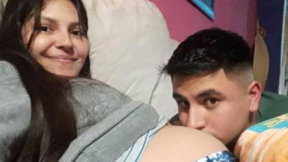 Rocio-Ruiz-y-Francisco-Benitez-en-los-momentos-de-ansiedad-por-la-llegada-de-Ciro