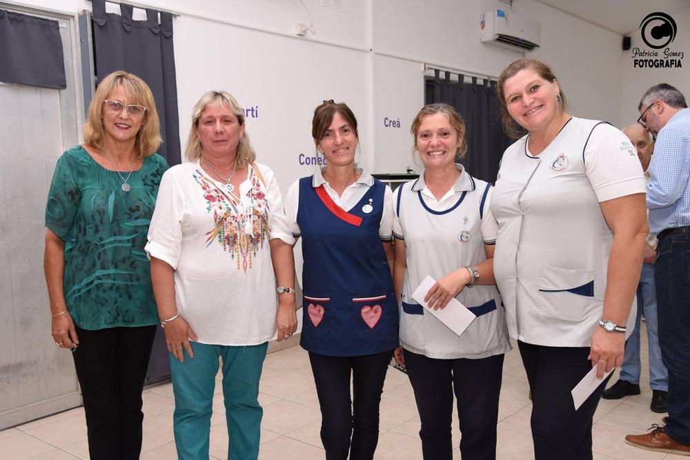 56571125_2372899379421715_2557395485644029952_n