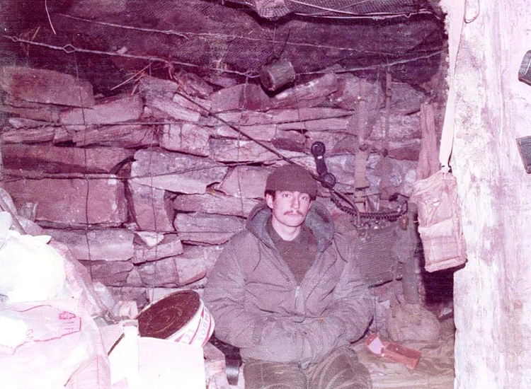 Coronel-Diego-Carlos-Arreseigor-casco-Malvinas-foto39