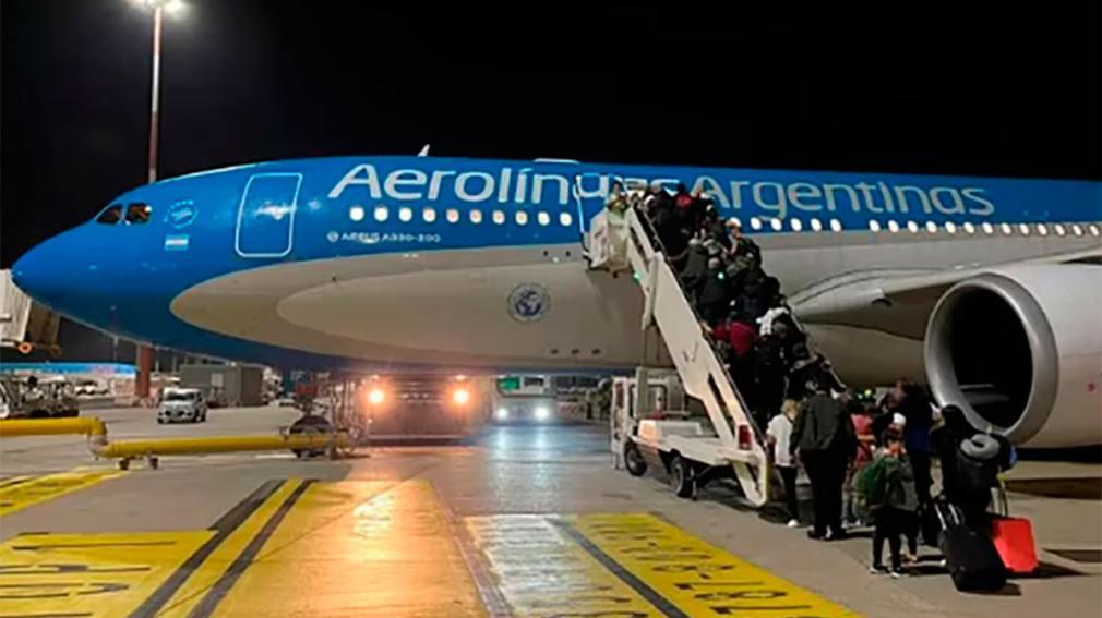 1010x567_primer-vuelo-repatriados-463888-084552