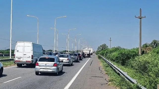 FL4JShOXEAcV21m