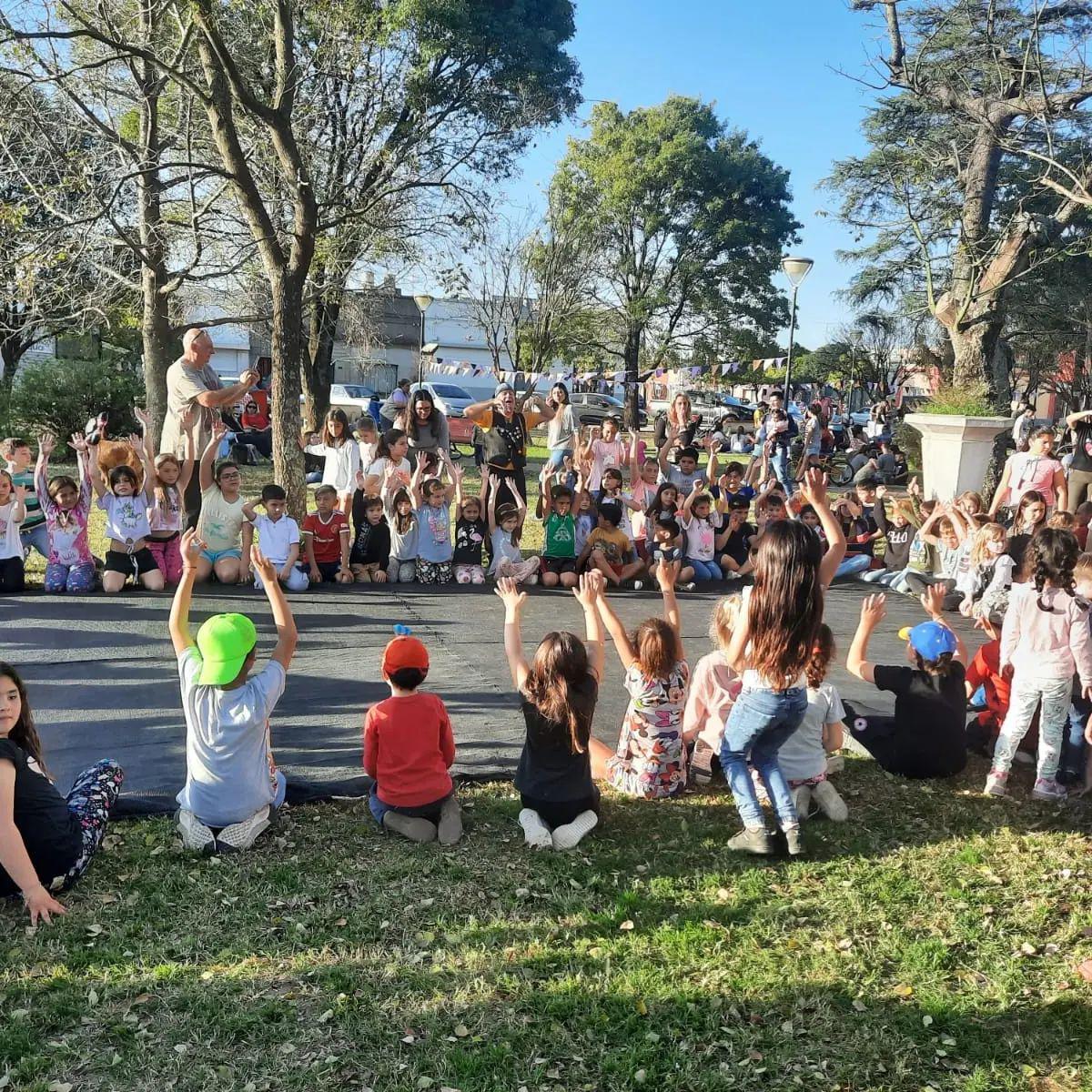 299371449_2000237760186699_4432205180393542414_n