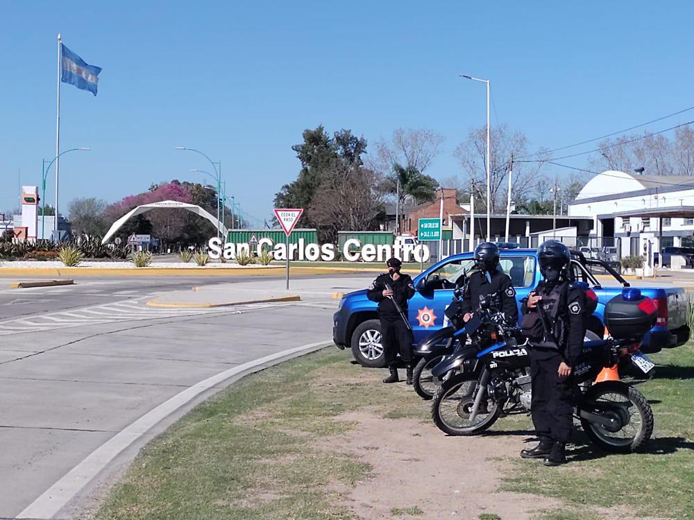 movil y motos en cartel san carlos