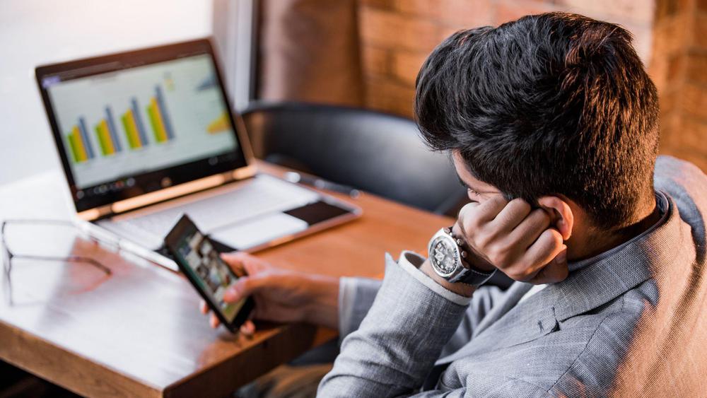 skynews-quiet-quitting-office_5954279