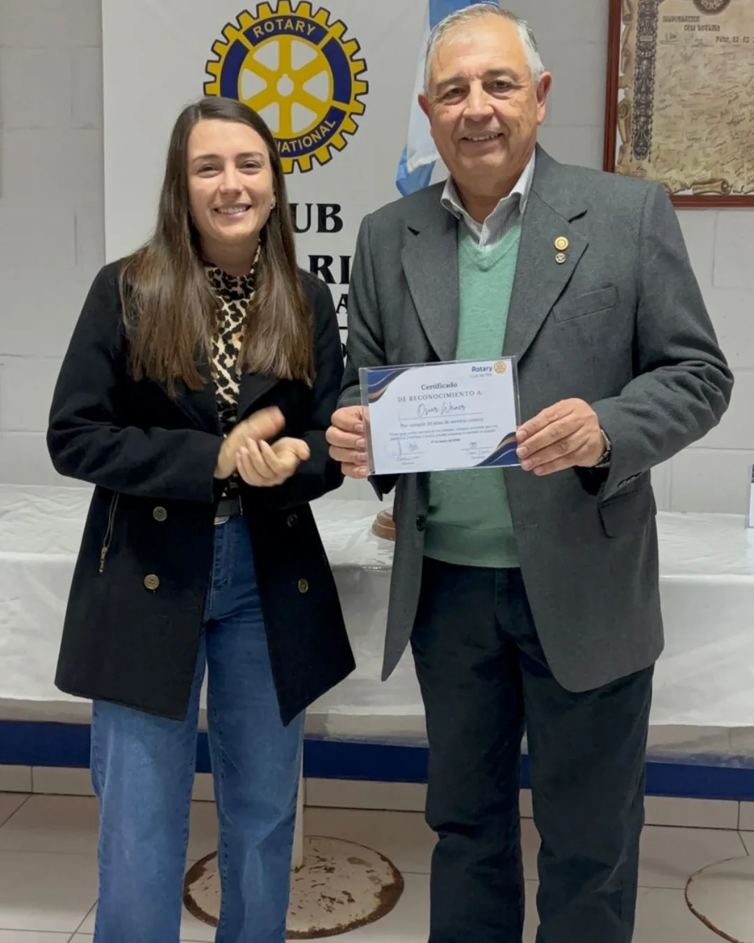 ✨ Reconocimiento por 25 años de compromiso ✨La pasada reunión no fue una más, ya que celebramos 25 a...ñromiso y la entrega desinteresada de servicio!! 🙌#Rotary #25AñosDeServicio #Reconocimiento #Compromiso #RotaryClub (4)