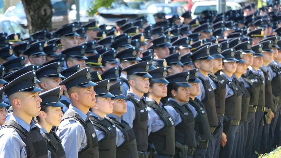 policia-6a39696fe6660