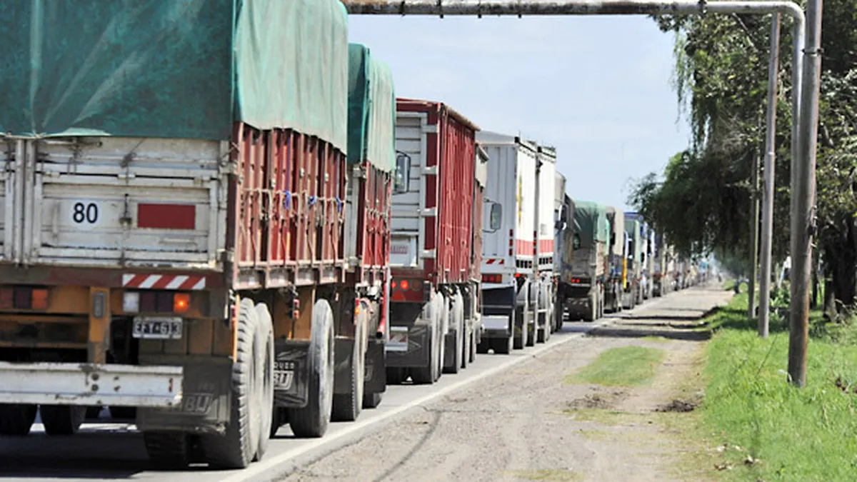 pandemonio-asi-se-ve-la-ruta-11-los-accesos-timbues-la-cosecha-gruesa-el-pueblo-un-caos