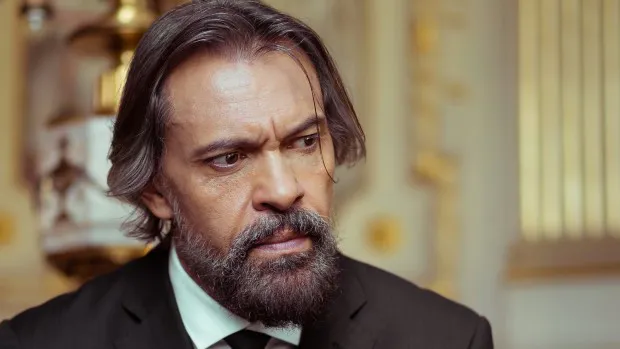 Desde-inicios-del-2022-el-Director-de-la-orquesta-es-el-Maestro-brasileno-Silvio-Viegas