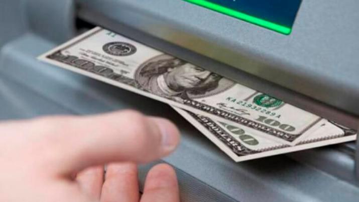 715x402_dolar-cajero-358725-165126