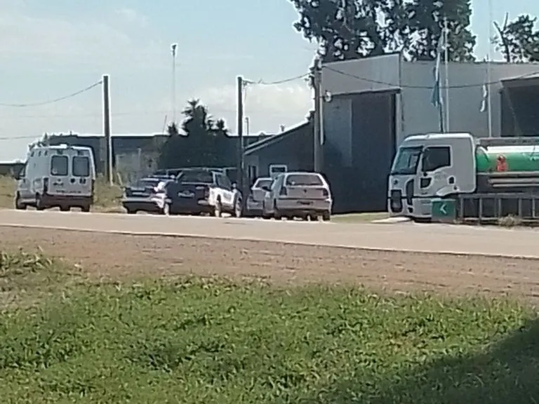 fatal_un_joven_de_29_anos_fallecio_tras_caer_desde_el_techo_de_un_galpon_cuando_estaba_trabajando