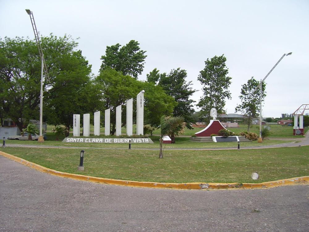 multimedia.grande.9b48eaa6aab488f1.53616e746120436c6172615f6772616e64652e6a7067