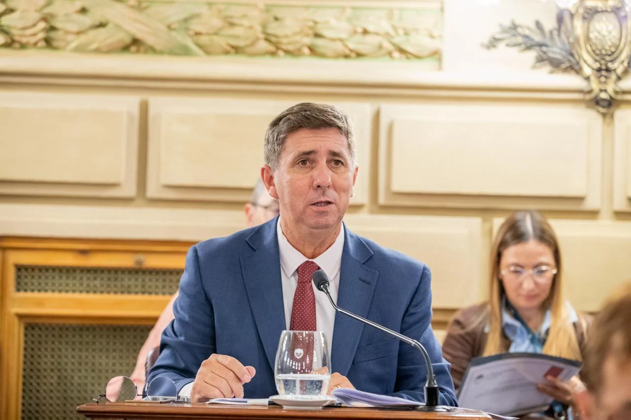 4e889643-e80a-4b72-8121-1336cc811264